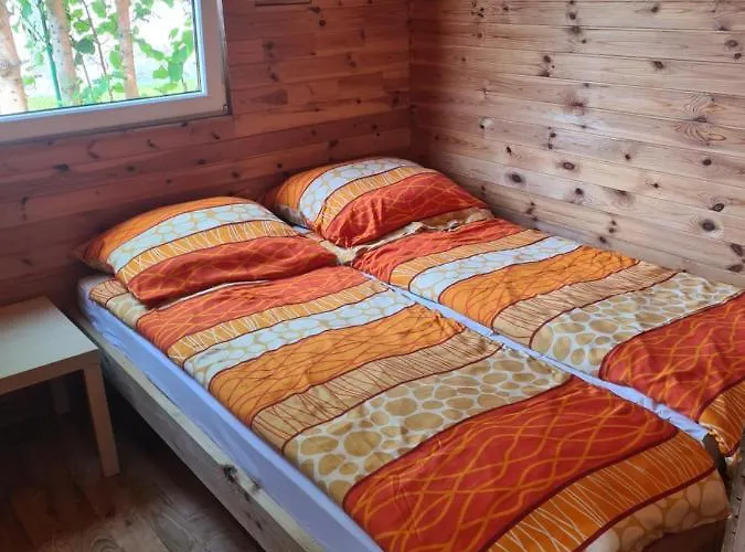 U Anny Pionierów 8b *